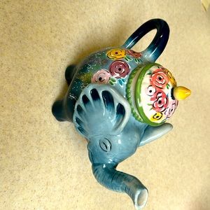 Porcelain elephant tea pot